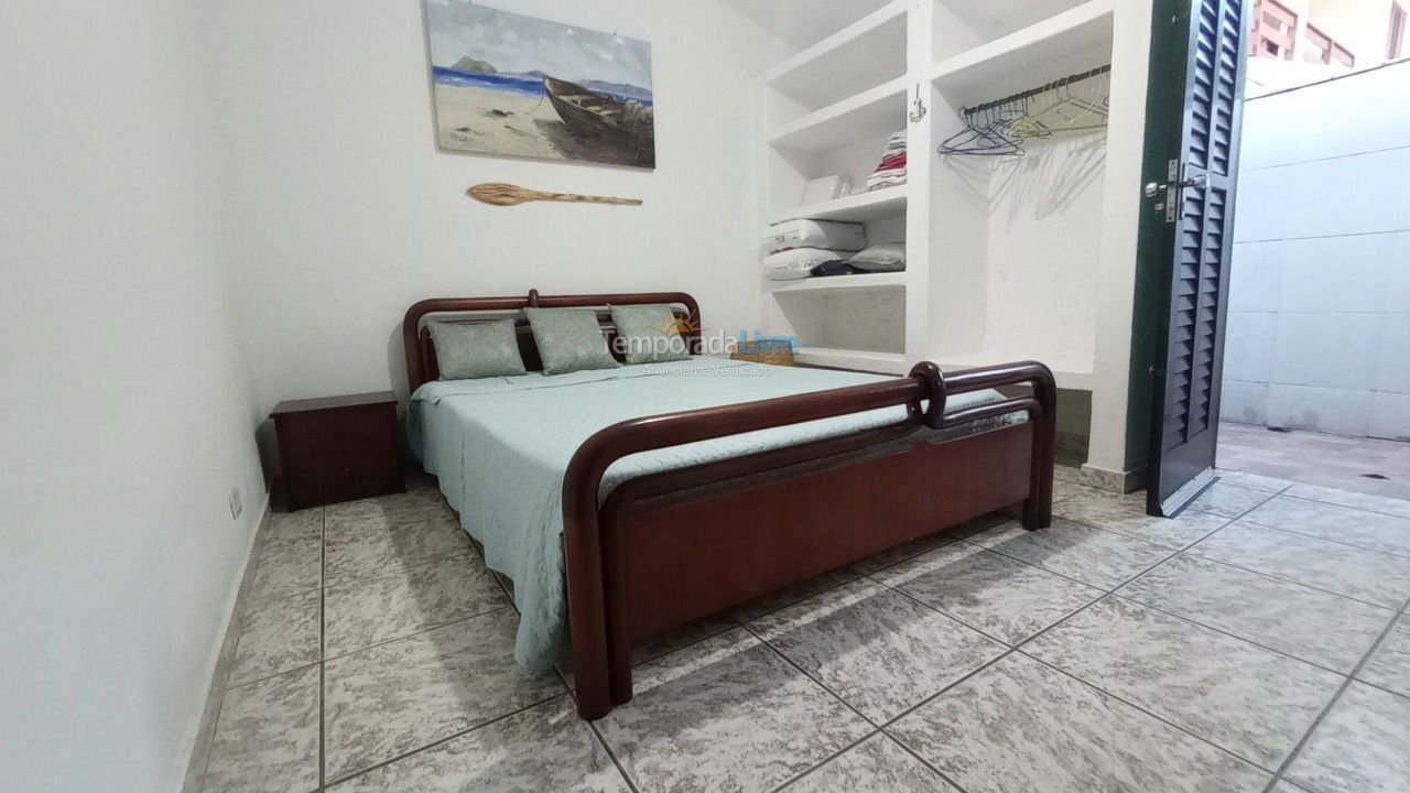 Casa para aluguel de temporada em Ubatuba (Saco da Ribeira)