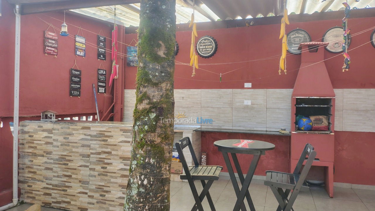 Casa para aluguel de temporada em Caraguatatuba (Praia da Cocanha)