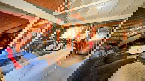 Excelente Casa con Piscina