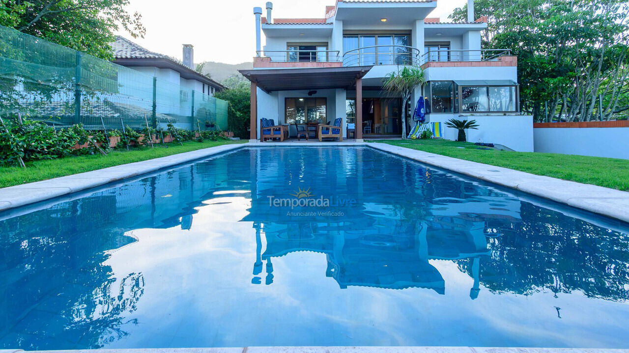 Casa para aluguel de temporada em Florianópolis (Brava)