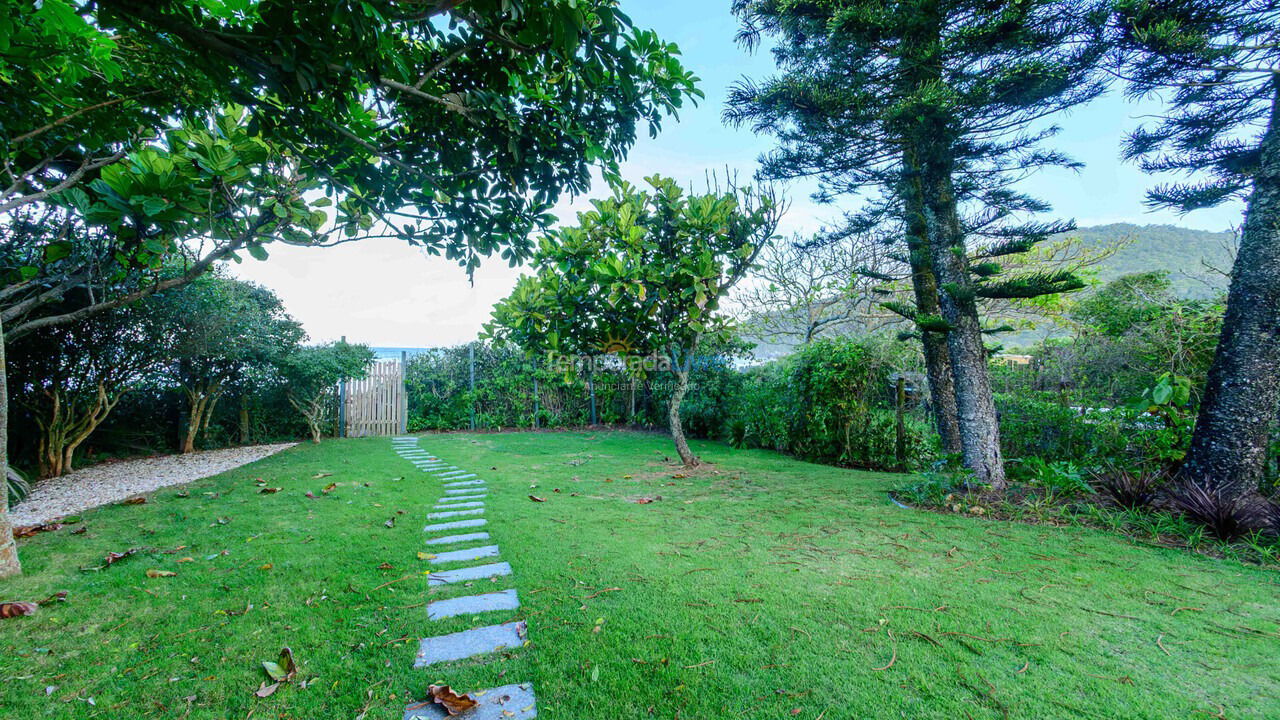 Casa para aluguel de temporada em Florianópolis (Brava)