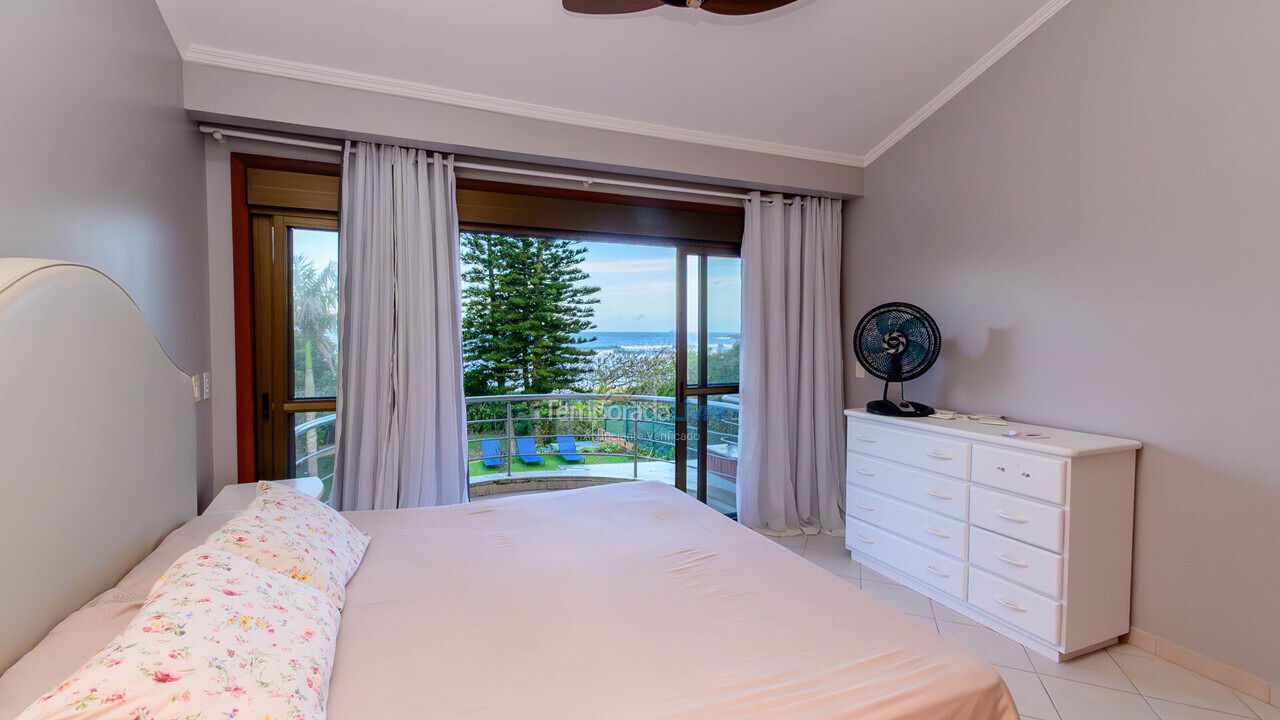 Casa para aluguel de temporada em Florianópolis (Brava)