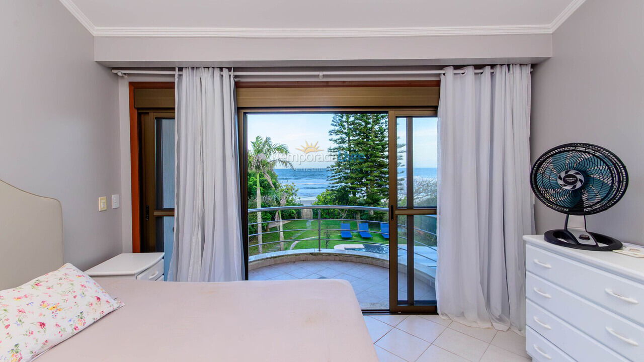 Casa para aluguel de temporada em Florianópolis (Brava)