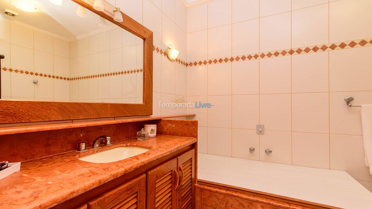 Casa para aluguel de temporada em Florianópolis (Brava)