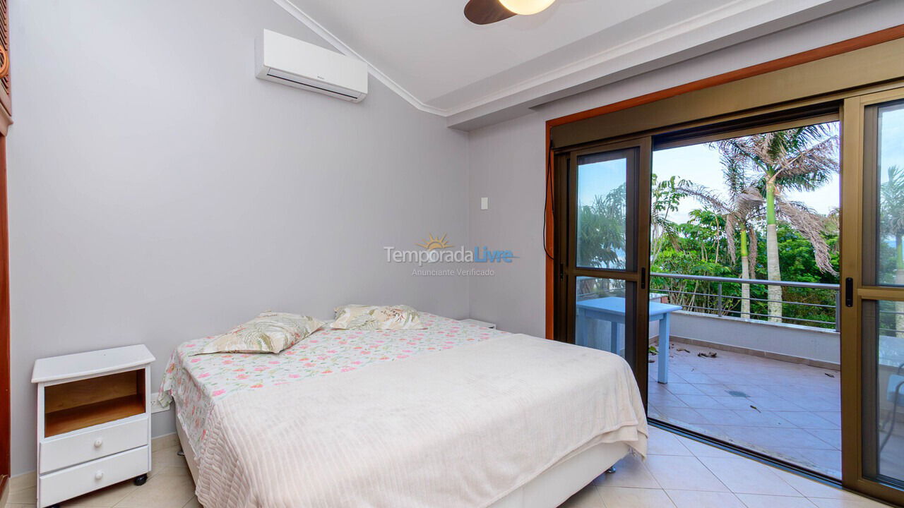 Casa para aluguel de temporada em Florianópolis (Brava)