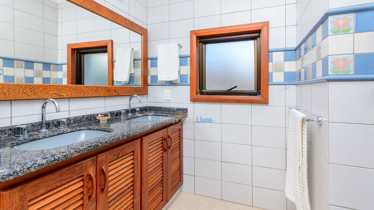 Casa para aluguel de temporada em Florianópolis (Brava)