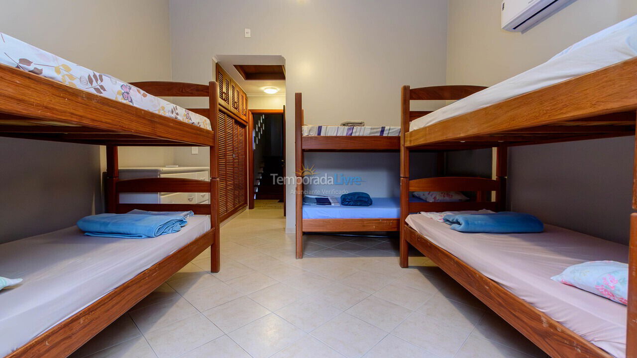 Casa para aluguel de temporada em Florianópolis (Brava)