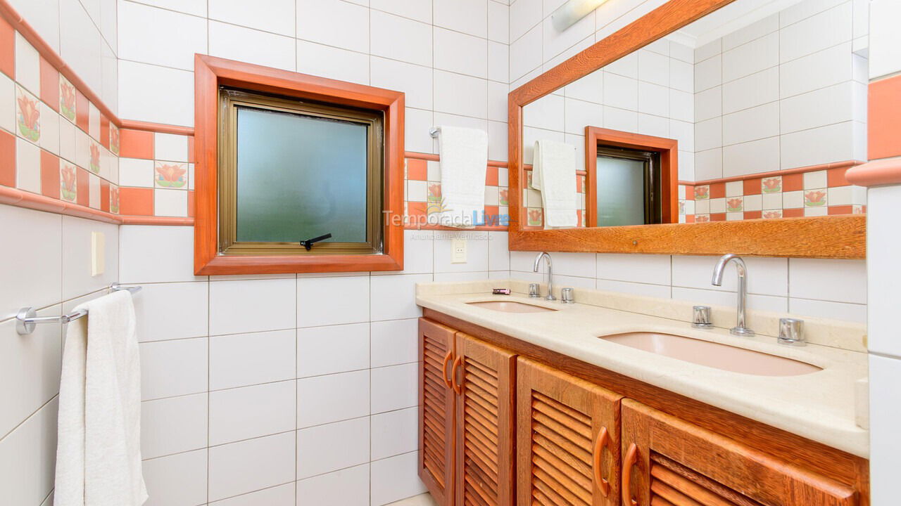 Casa para aluguel de temporada em Florianópolis (Brava)