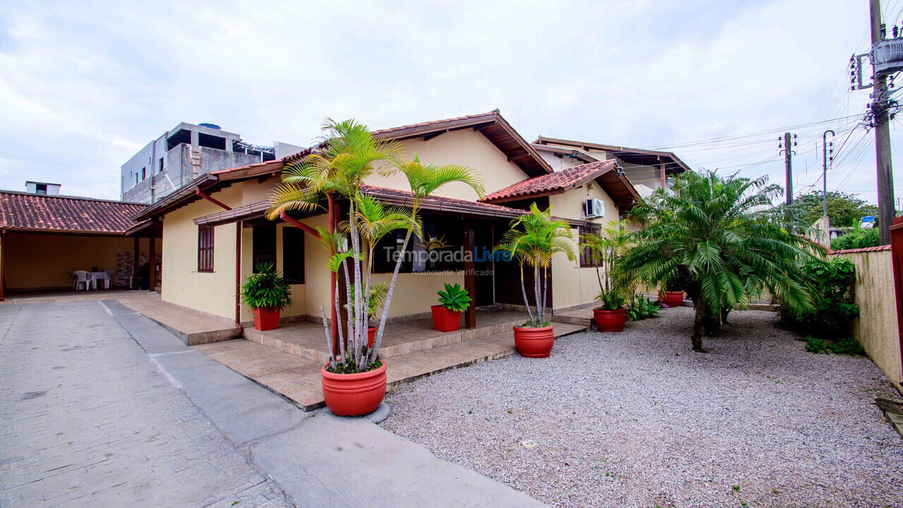 Casa para aluguel de temporada em Florianopolis (Praia dos Ingleses)