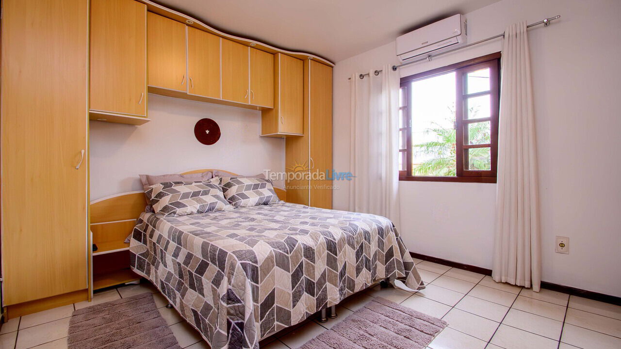 Casa para aluguel de temporada em Florianopolis (Praia dos Ingleses)