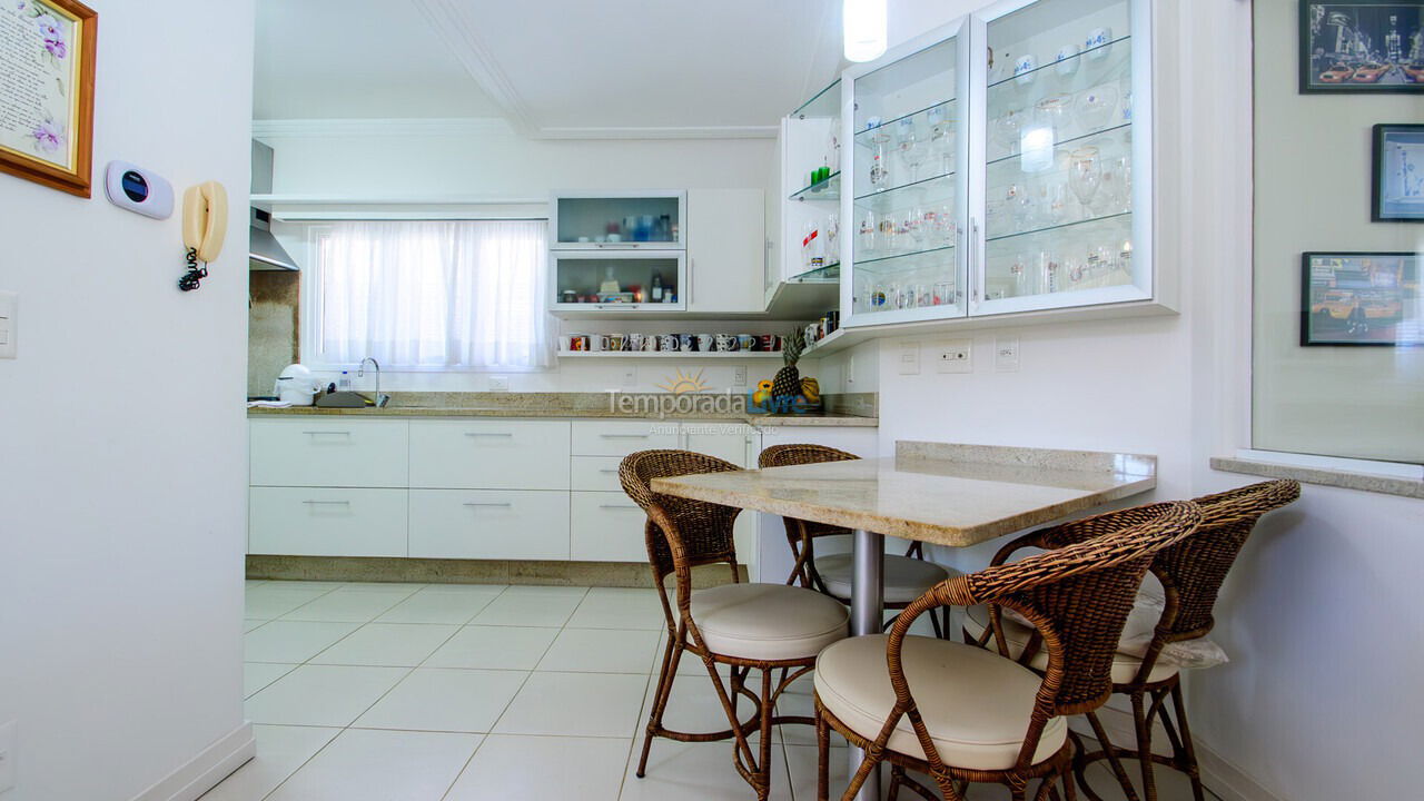 Casa para aluguel de temporada em Florianopolis (Jurerê Internacional)