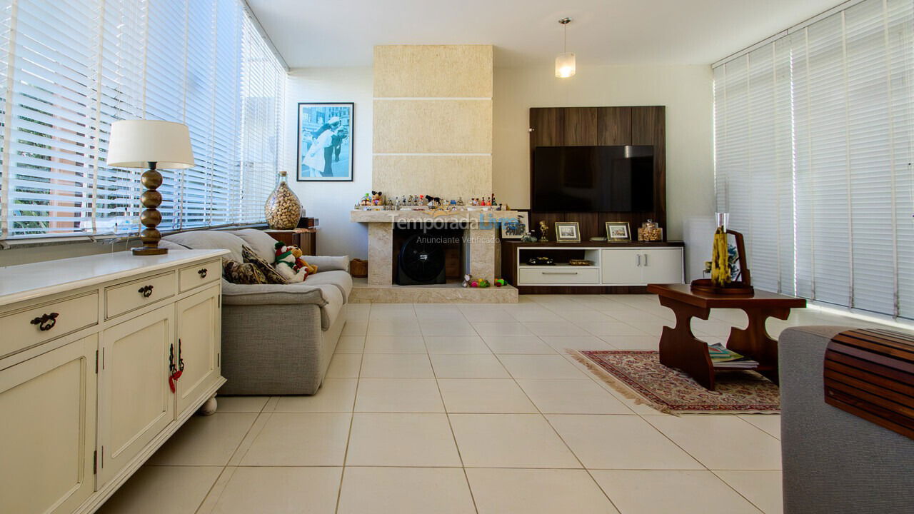 Casa para aluguel de temporada em Florianopolis (Jurerê Internacional)