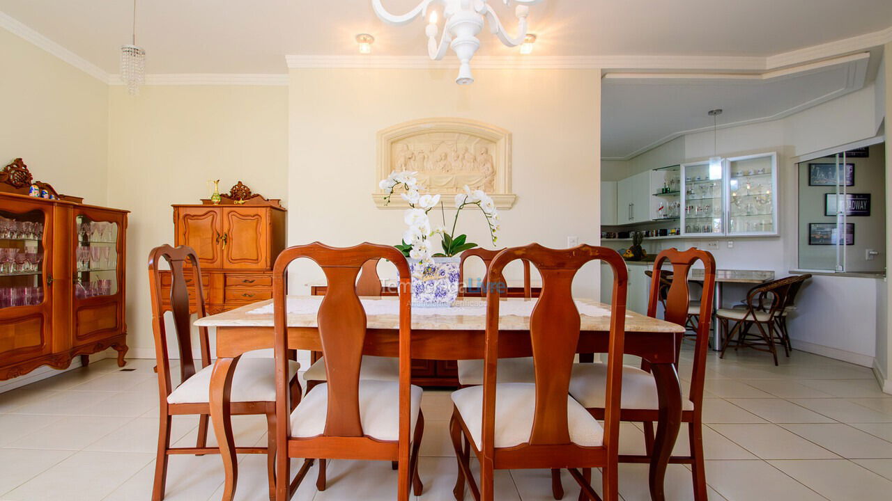 Casa para aluguel de temporada em Florianopolis (Jurerê Internacional)