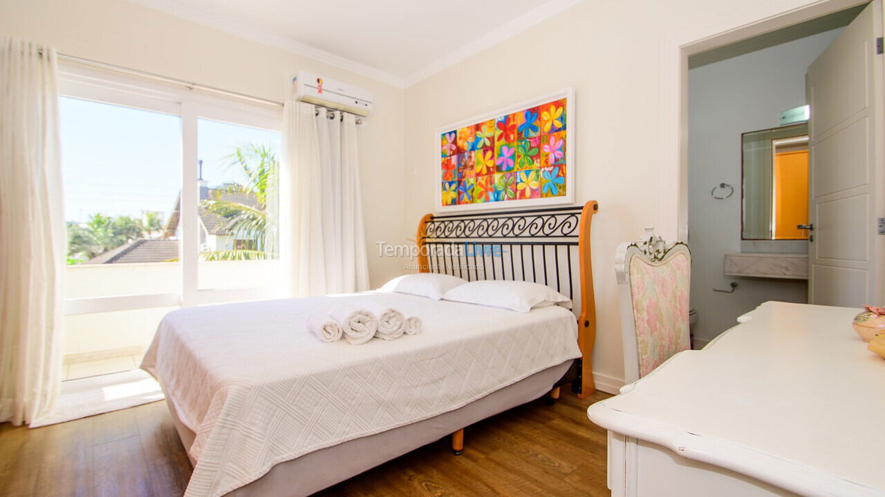 Casa para aluguel de temporada em Florianopolis (Jurerê Internacional)