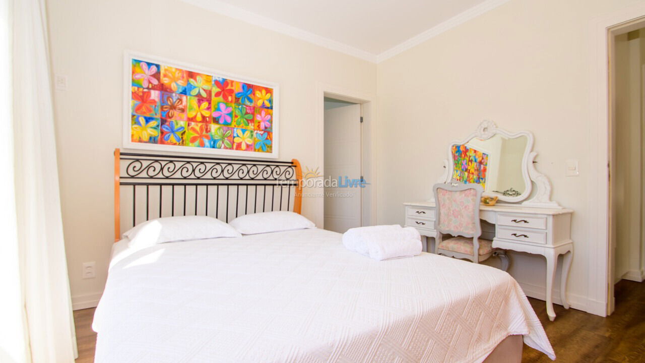 Casa para aluguel de temporada em Florianopolis (Jurerê Internacional)