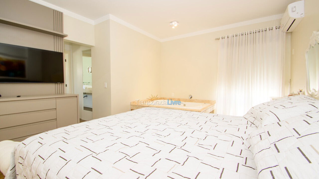 Casa para aluguel de temporada em Florianopolis (Jurerê Internacional)