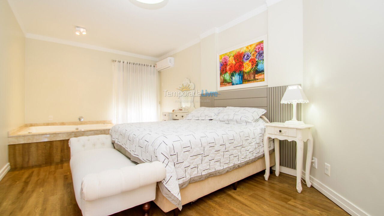 Casa para aluguel de temporada em Florianopolis (Jurerê Internacional)