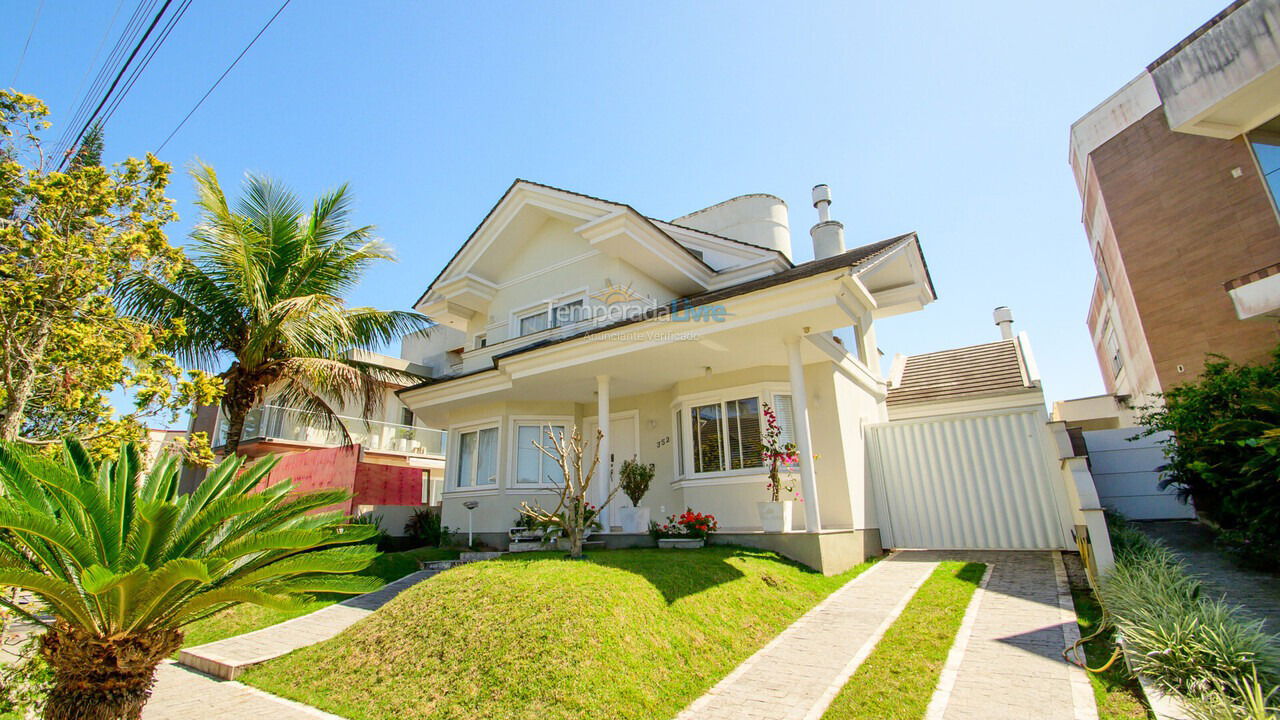 Casa para aluguel de temporada em Florianopolis (Jurerê Internacional)