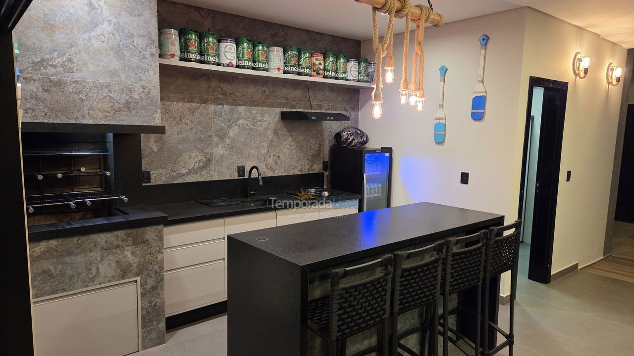 Casa para aluguel de temporada em Itapoá (Itapema do Norte)