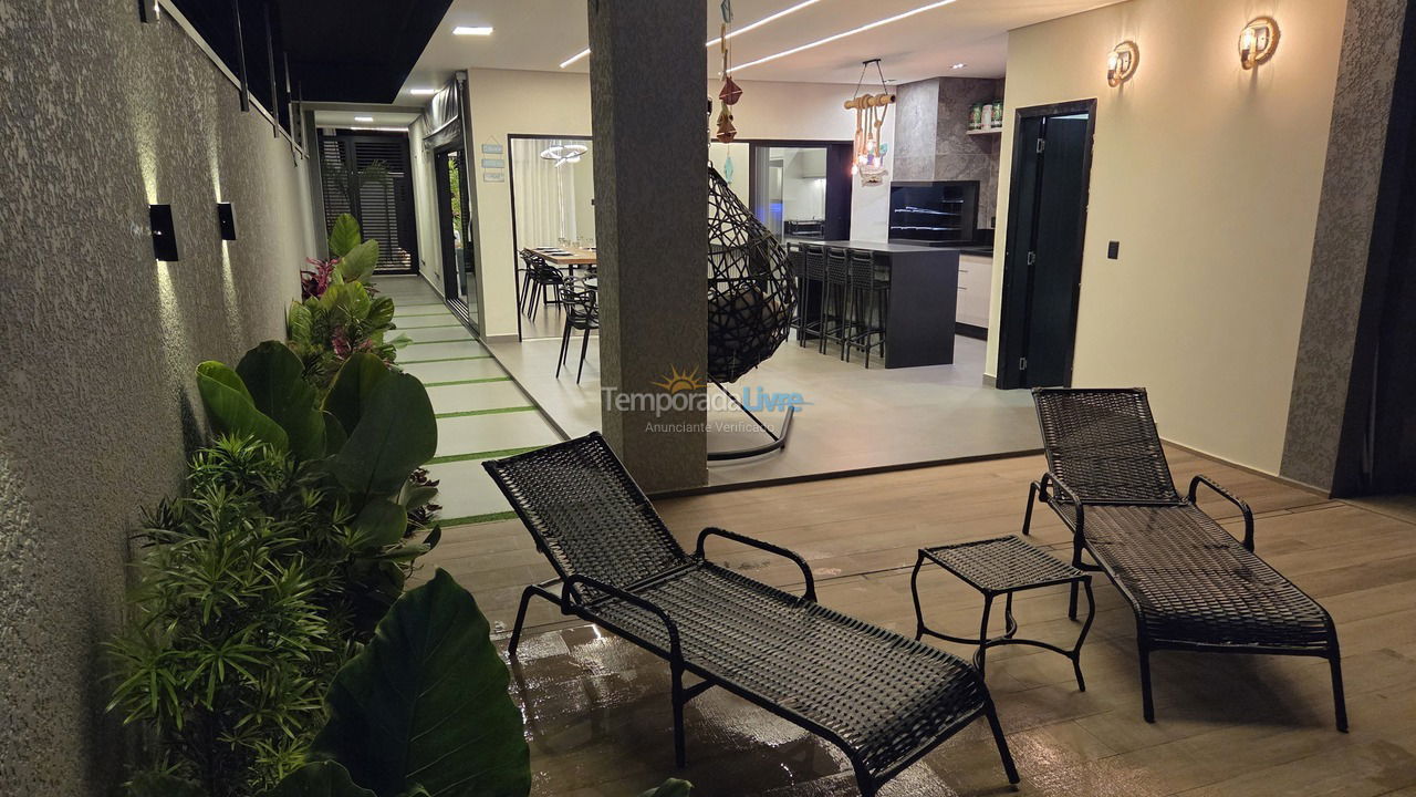 Casa para aluguel de temporada em Itapoá (Itapema do Norte)