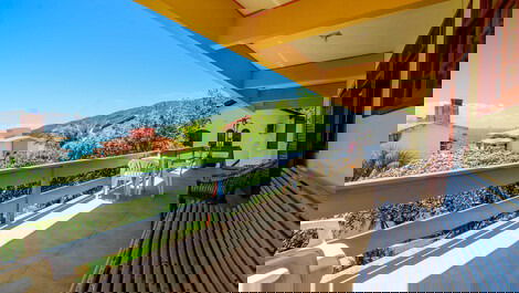 Large house with sea view, garden, 5 bedrooms with air, 50 meters from the sea