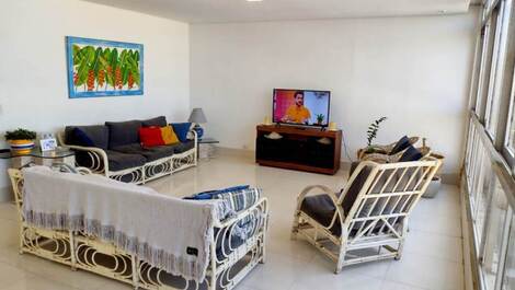 Guarujá -SP/Frente ao mar, 03 suítes, Feriado disponível!!!