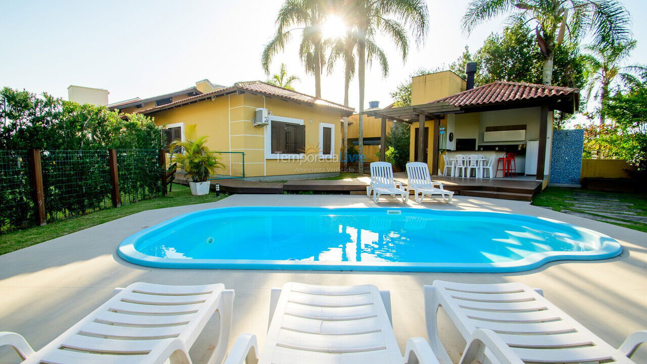 Casa para aluguel de temporada em Florianopolis (Daniela)