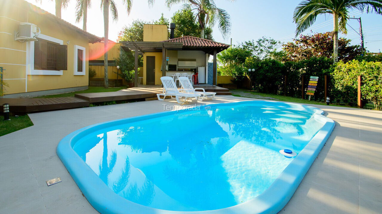 Casa para aluguel de temporada em Florianopolis (Daniela)