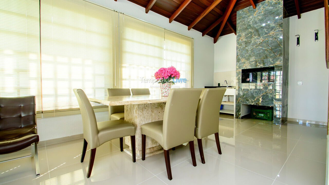 Casa para aluguel de temporada em Florianopolis (Daniela)