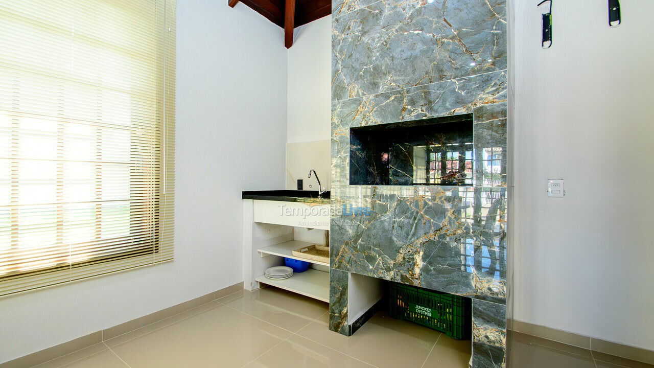 Casa para aluguel de temporada em Florianopolis (Daniela)