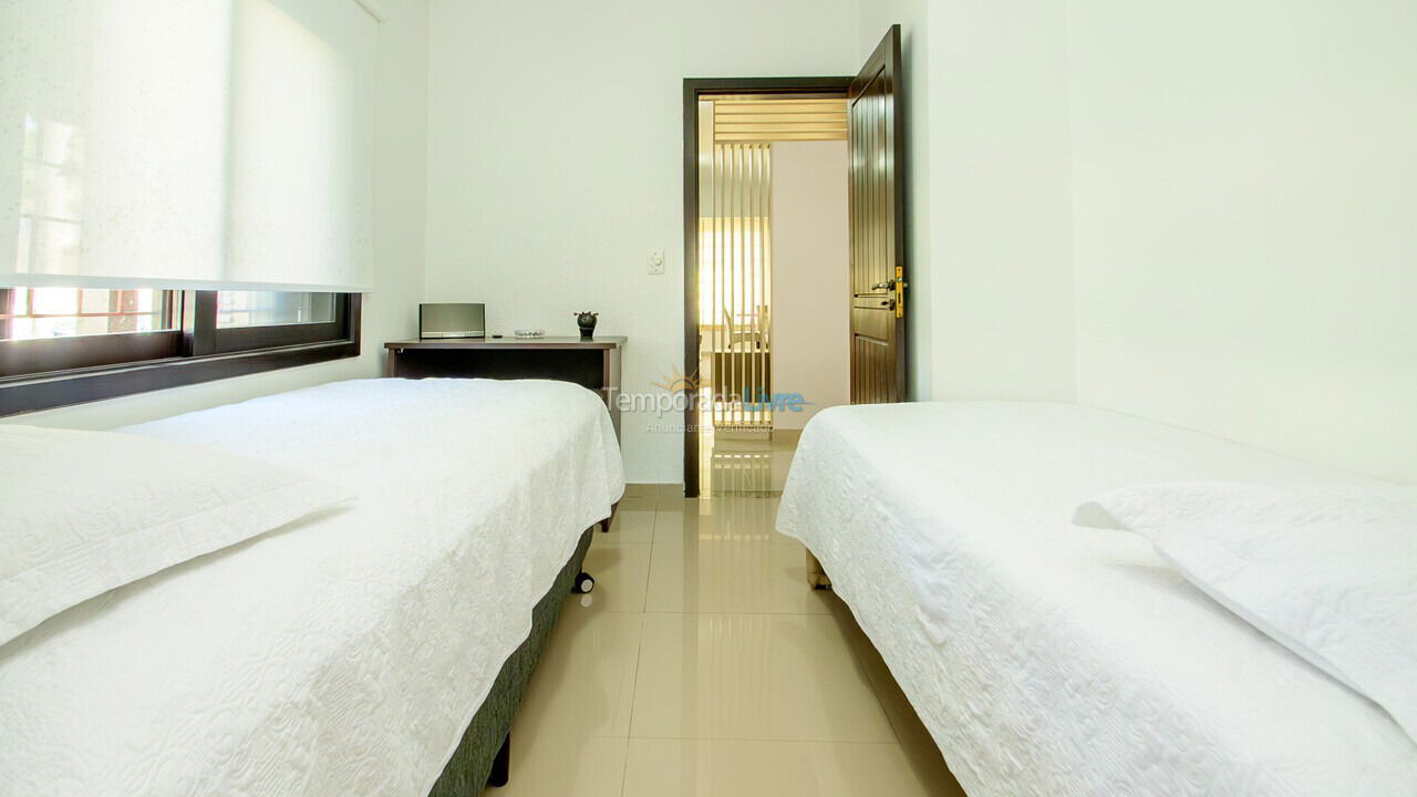 Casa para aluguel de temporada em Florianopolis (Daniela)