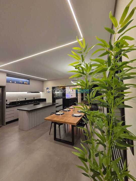 Casa para aluguel de temporada em Itapoá (Itapema do Norte)