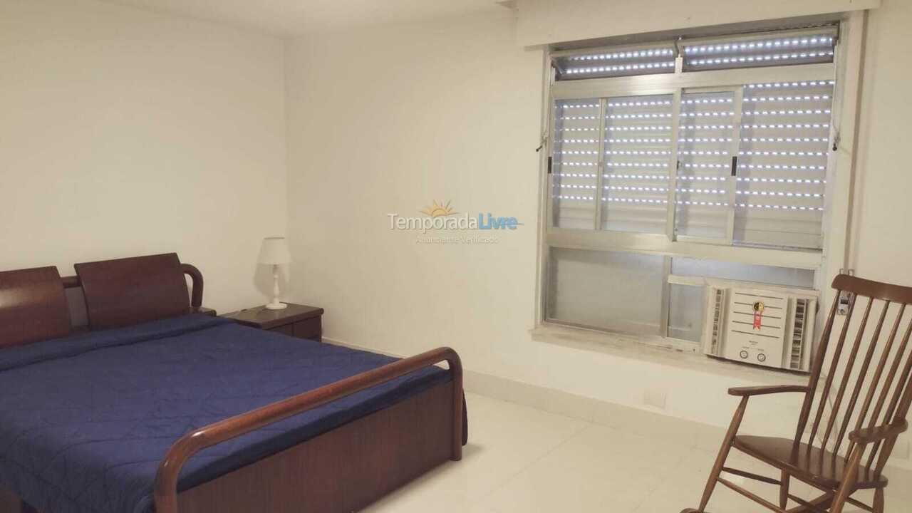 Suíte master Apartamento para aluguel de temporada em Guarujá (Pitangueiras)