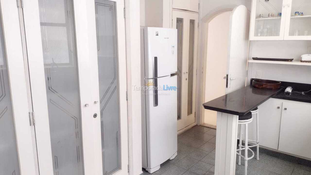 Apartamento para aluguel de temporada em Guarujá (Pitangueiras)