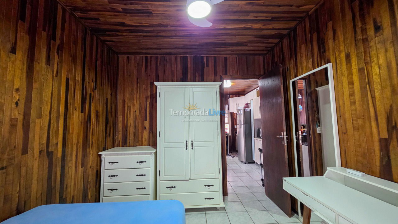 Casa para aluguel de temporada em São Francisco do Sul (Prainha)