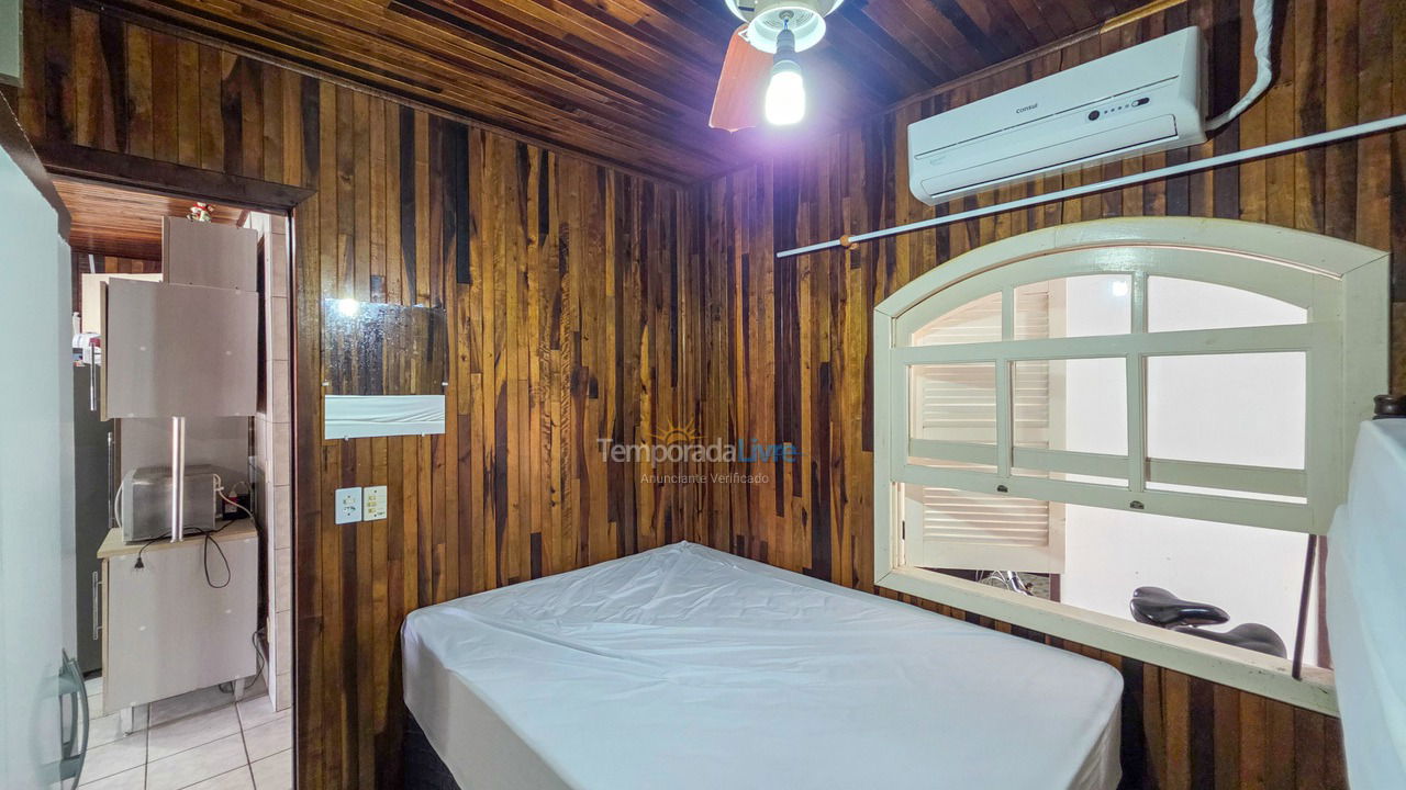 Casa para aluguel de temporada em São Francisco do Sul (Prainha)