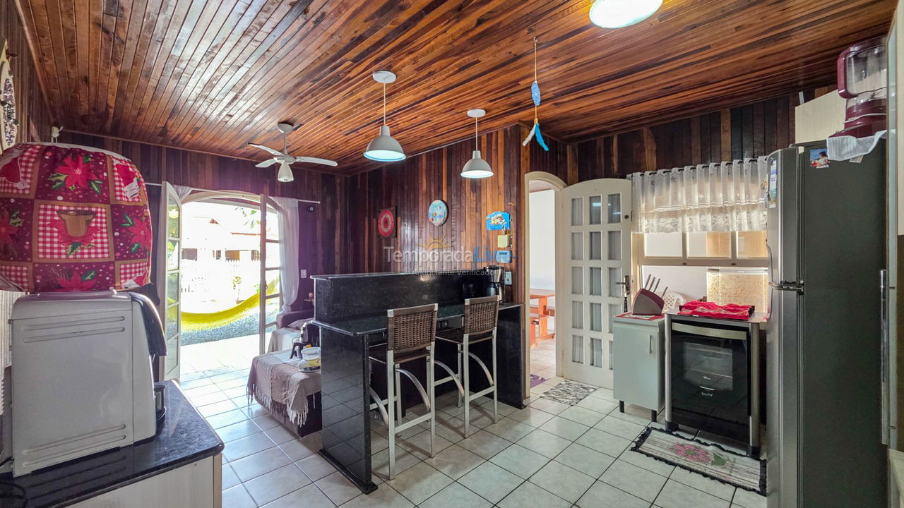 Casa para aluguel de temporada em São Francisco do Sul (Prainha)