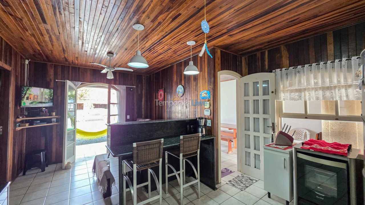 Casa para aluguel de temporada em São Francisco do Sul (Prainha)