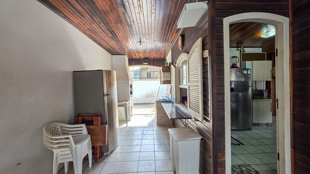 Casa para aluguel de temporada em São Francisco do Sul (Prainha)