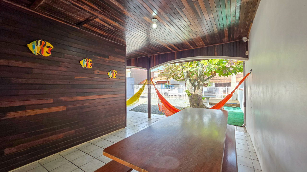 Casa para aluguel de temporada em São Francisco do Sul (Prainha)