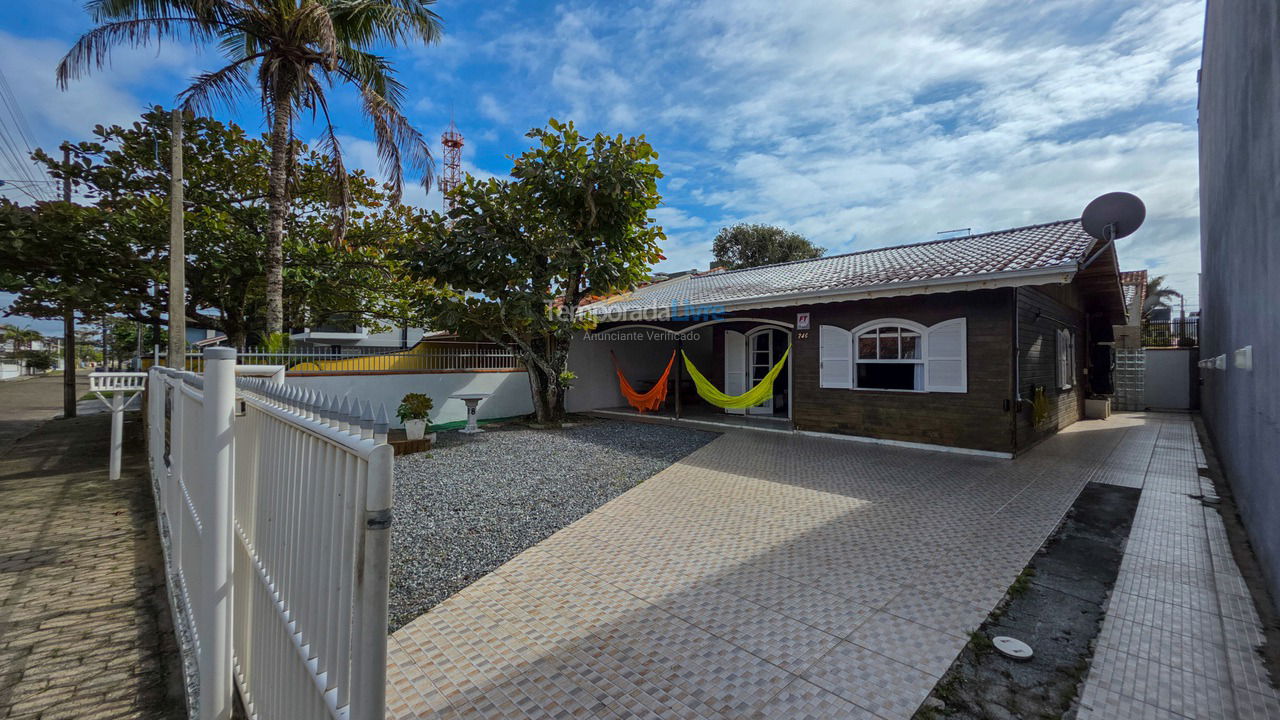 Casa para aluguel de temporada em São Francisco do Sul (Prainha)