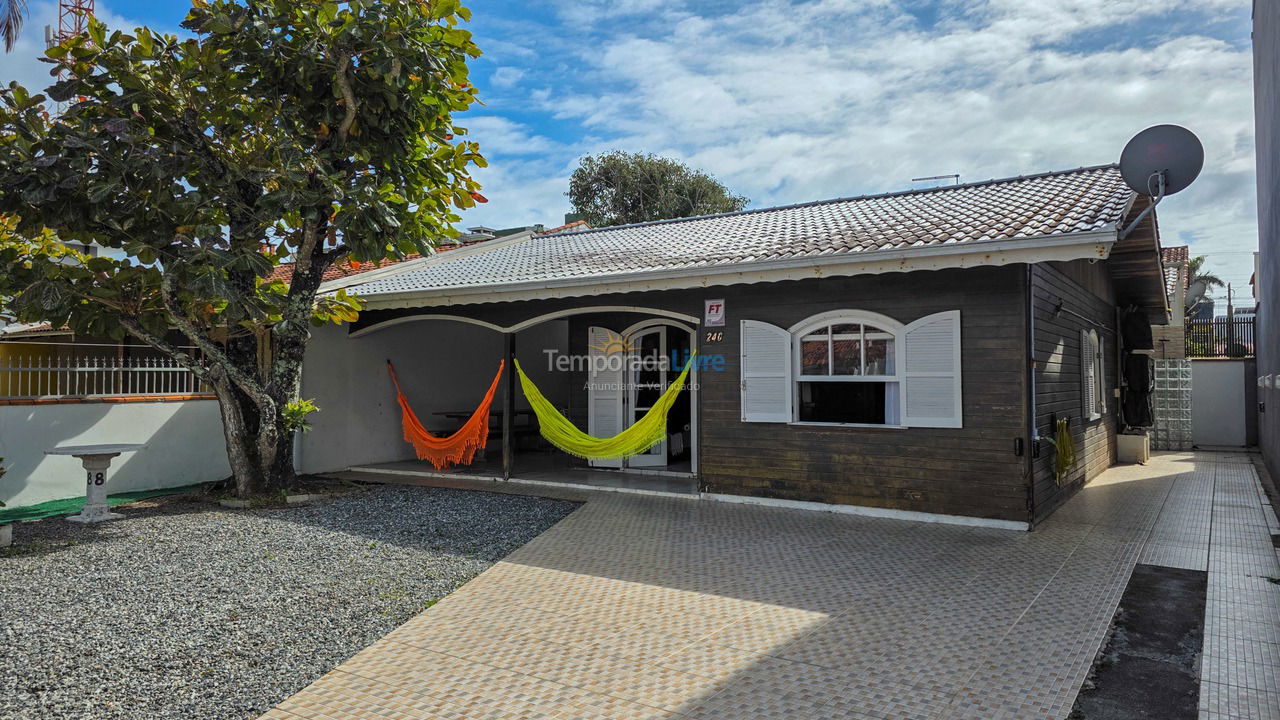 Casa para aluguel de temporada em São Francisco do Sul (Prainha)