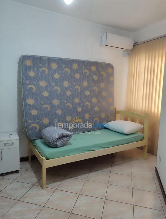 Apartamento para aluguel de temporada em Itapema (Meia Praia)