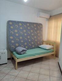 Frente Avenida e Vista Mar