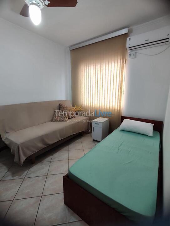 Apartamento para aluguel de temporada em Itapema (Meia Praia)