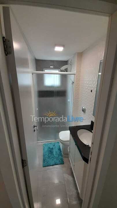 Apartamento para aluguel de temporada em Itapema (Meia Praia)