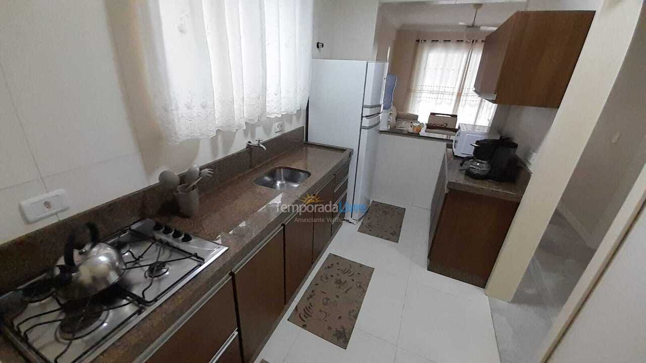 Apartamento para aluguel de temporada em Itapema (Meia Praia)