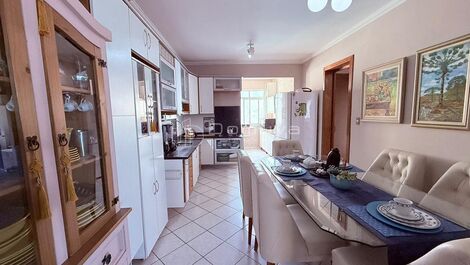 Locação Temporada frente mar 2 quartos, centro Balneário Camboriú