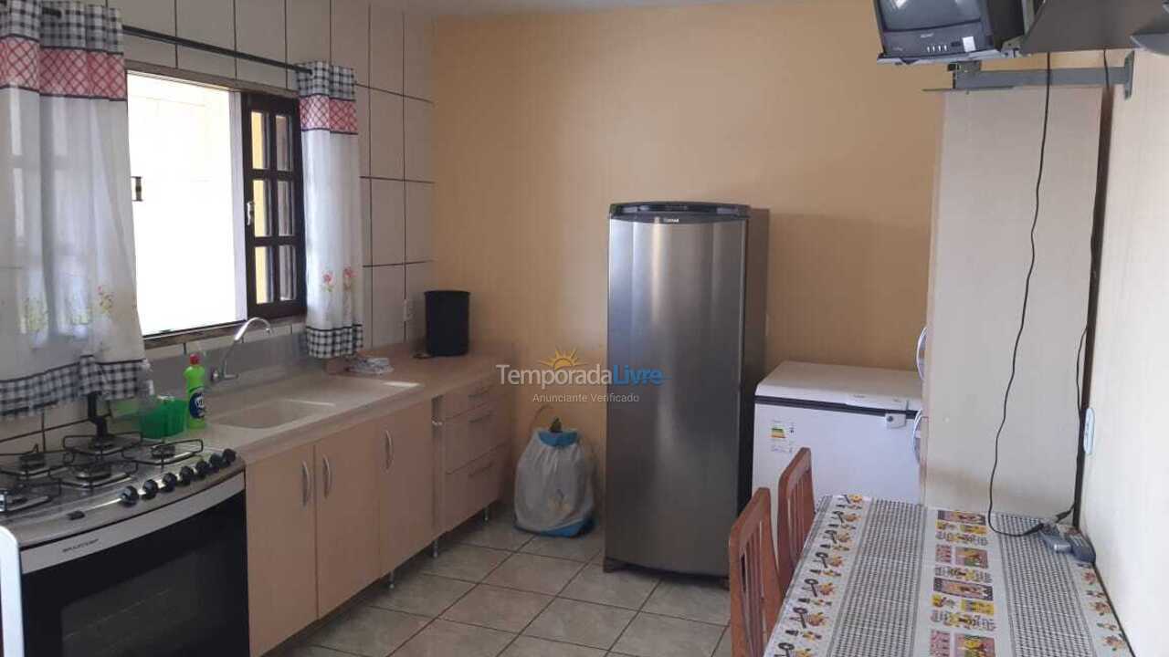 Casa para aluguel de temporada em São Francisco do Sul (Ubatuba)