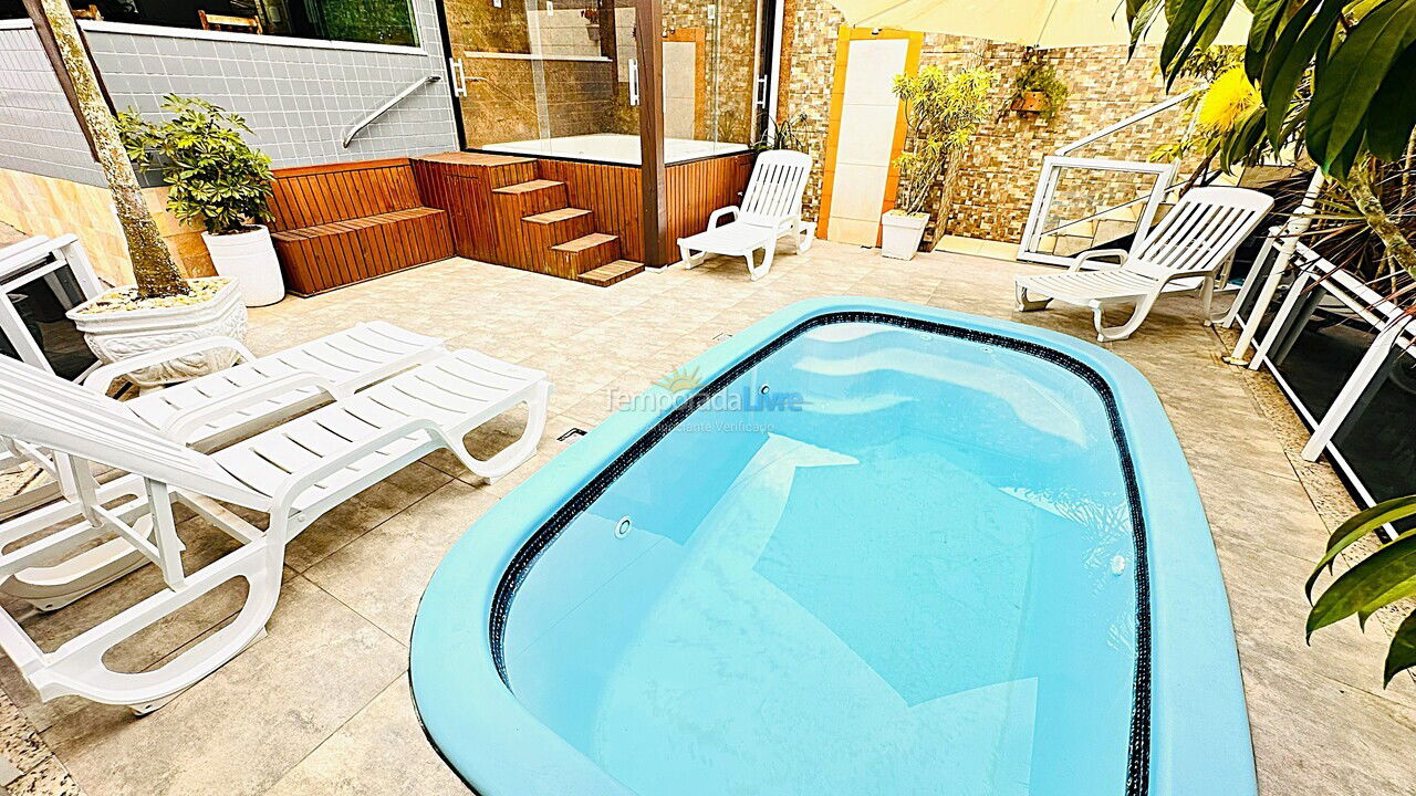 Área de piscina House for vacation rental in Florianópolis (Lagoinha)